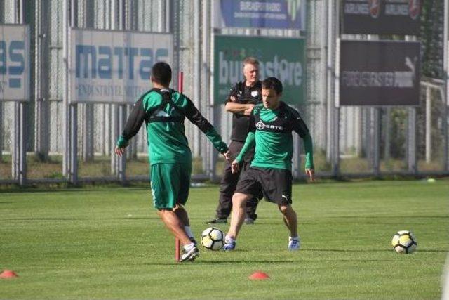 Bursaspor da Badu 3 Hafta Yok 1