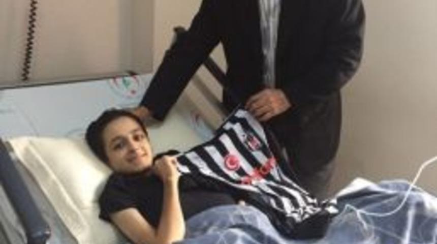 Şenol G&uuml;neş&rsquo;ten Semih Can&rsquo;a İmzalı Forma Jesti