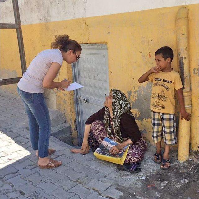 Birecik’te Kadınlar Evleri Dolaşıp Sorunları Dinliyor