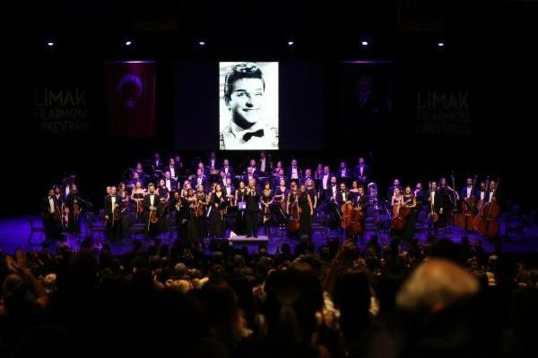 Zeki M&uuml;ren Şarkıları Orkestra Yorumuyla M&uuml;zikseverlerle Buluştu