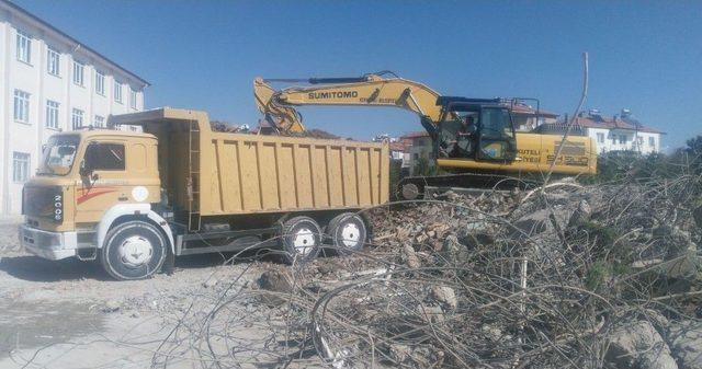 Yıkılan Okulun Yerine Yenisi Yapılacak 1