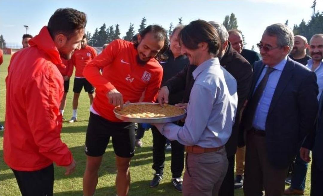 Mhp&rsquo;den Balkes&rsquo;e Moral Baklavası