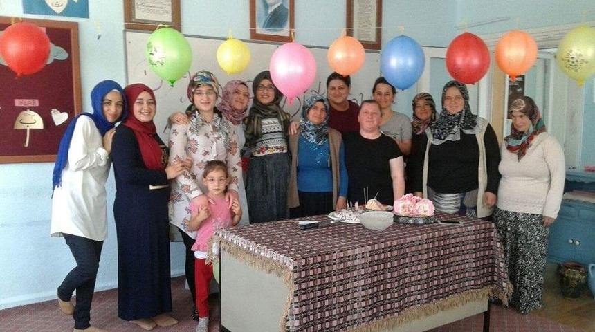 Altıntaş&rsquo;ta &rsquo;bez Bebek Yapım Kursu&rsquo; Sona Erdi