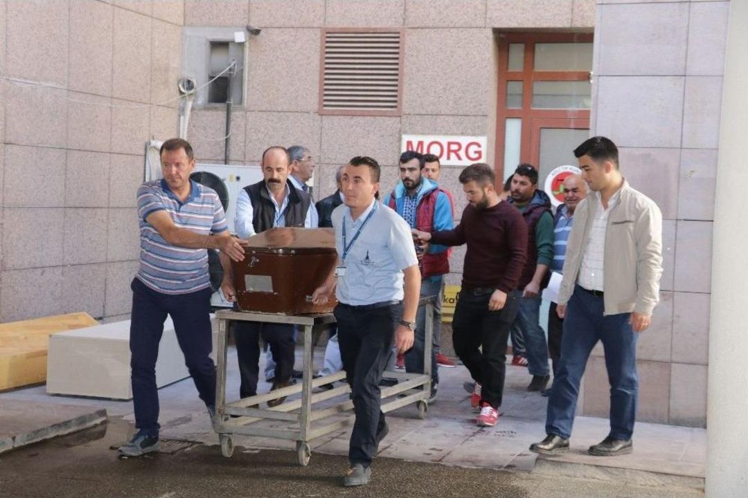 Aliağa&rsquo;daki Patlamada Hayatını Kaybedenlerin Cenazeleri Alındı
