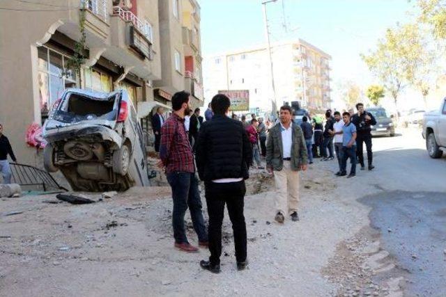 Şırnak ta Freni Boşalan Kamyon 4 Araca &Ccedil;arptı 1