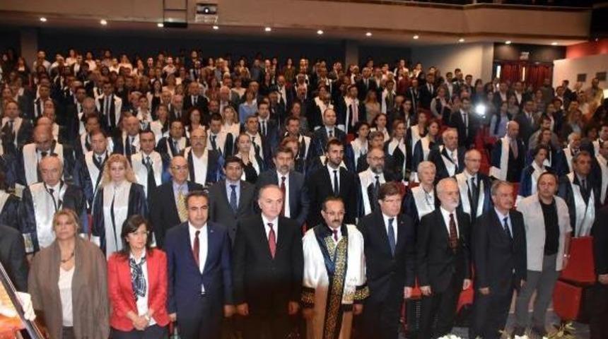 Bakan &Ouml;zl&uuml;: Somun Ve Cıvata Birbirine Uymuyor