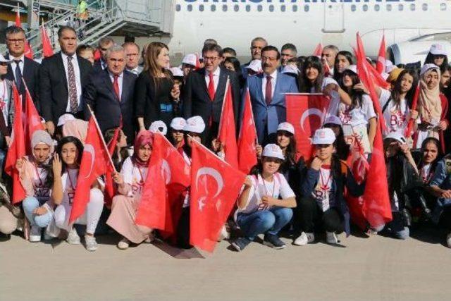 Diyarbakır'dan Çanakkale'ye 182 Kız Öğrenci Uğurlandı