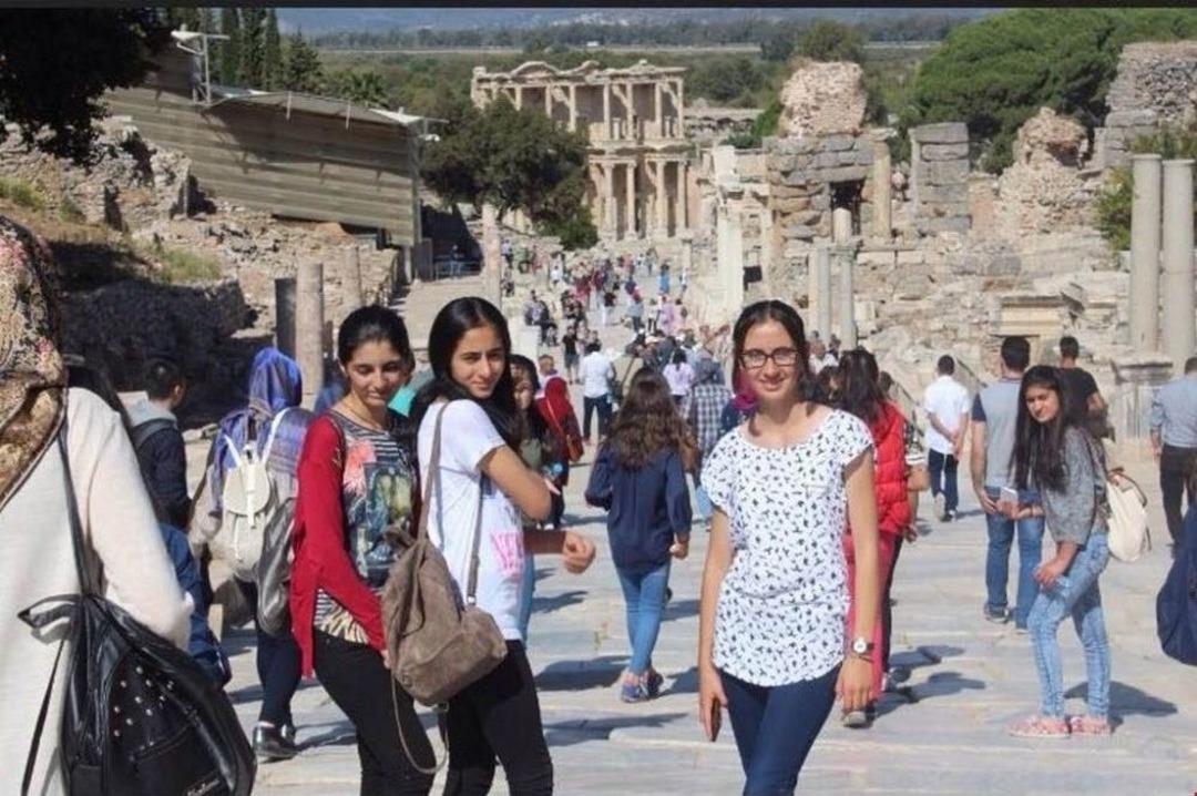 Susuzlu &Ouml;ğrenciler Kuşadası&rsquo;nda