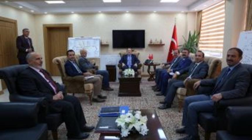 İşadamı K&ouml;seoğlu, Vali Pehlivan&rsquo;ı Ziyaret Etti