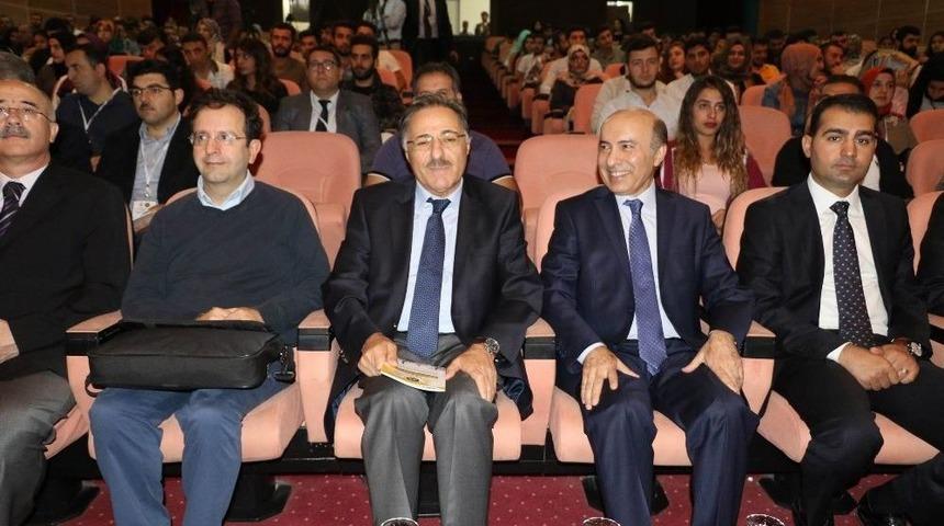 Cumhurbaşkanı Başdanışmanı Karatepe Diyarbakır&rsquo;da Sempozyuma Katıldı