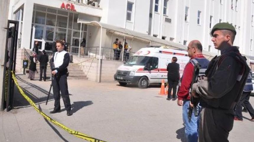 Kız Kardeşinin Ka&ccedil;ırıldığı Otomobilin S&uuml;r&uuml;c&uuml;s&uuml;n&uuml; &Ouml;ld&uuml;rd&uuml; (4)