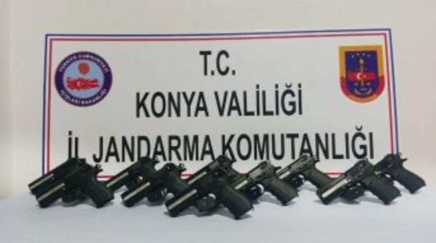 Konya&rsquo;da Kurusıkıdan Ger&ccedil;eğe D&ouml;n&uuml;şt&uuml;r&uuml;len 10 Tabanca Ele Ge&ccedil;irildi