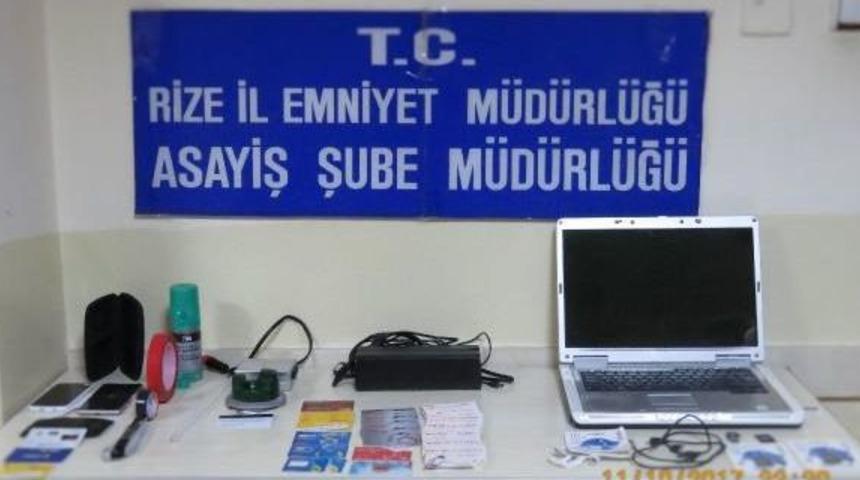 Atm'de Kart Kopyalama Düzeneği Ve Kamera Bulundu