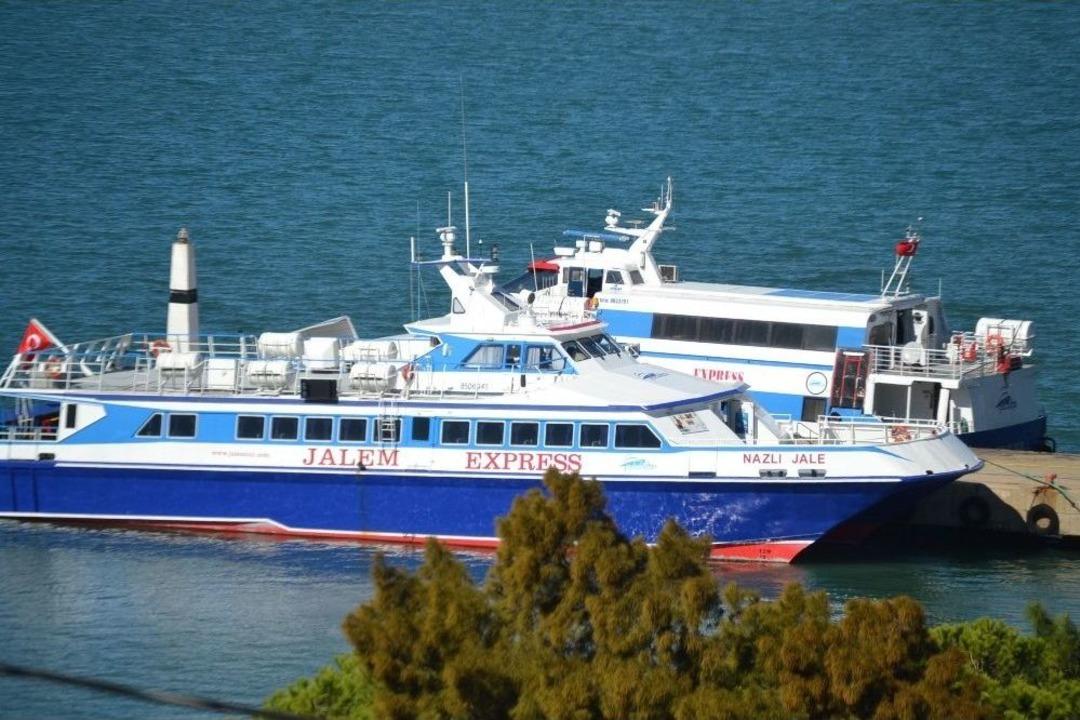 T&uuml;rkiye İle Yunanistan Arasındaki Adalara Feribot Seferleri Yeniden Başladı