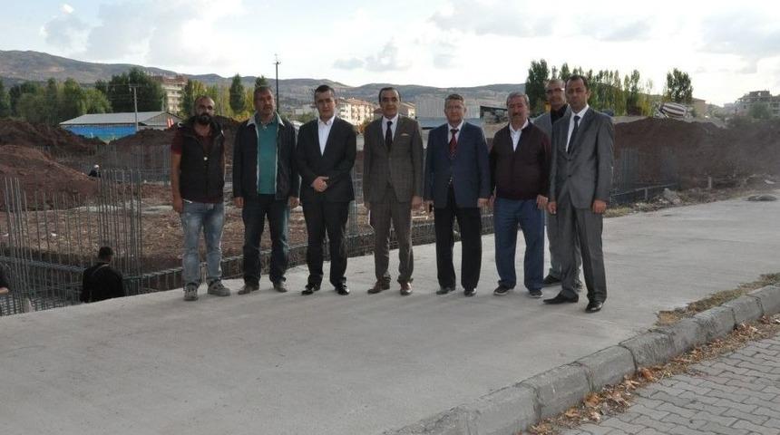 Kaymakam Aksoy Okul Ve Yurt İnşaatını İnceledi