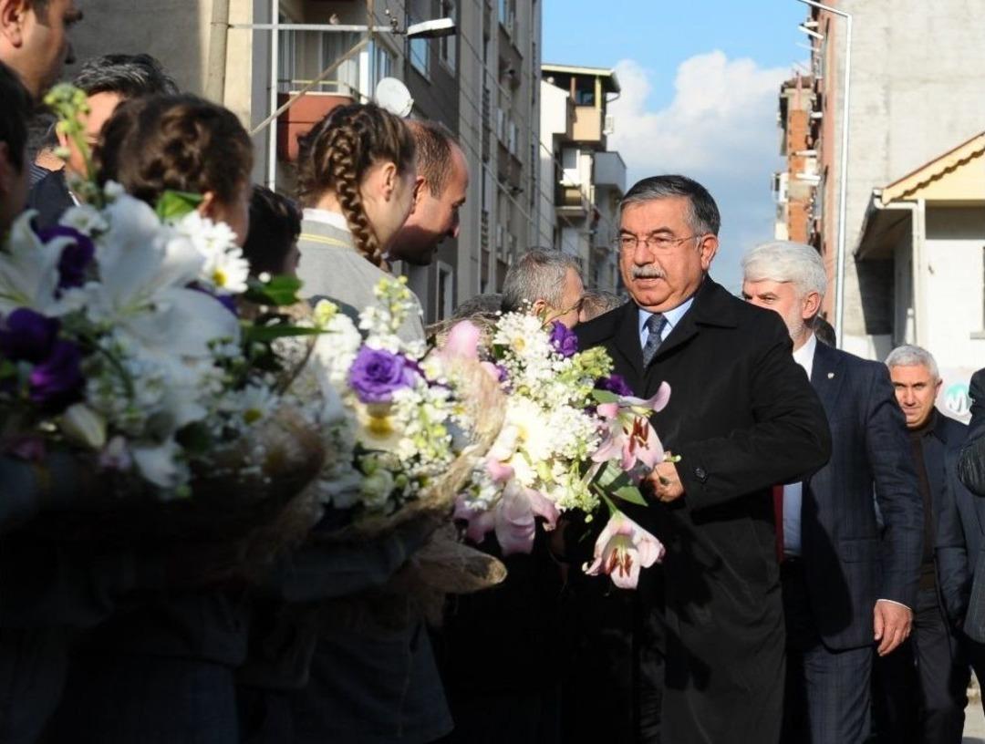 Bakan Yılmaz: "y&uuml;zde 12&rsquo;ye T&uuml;rkiye&rsquo;yi Getirenler Şimdi Bizleri Eleştiriyorlar"