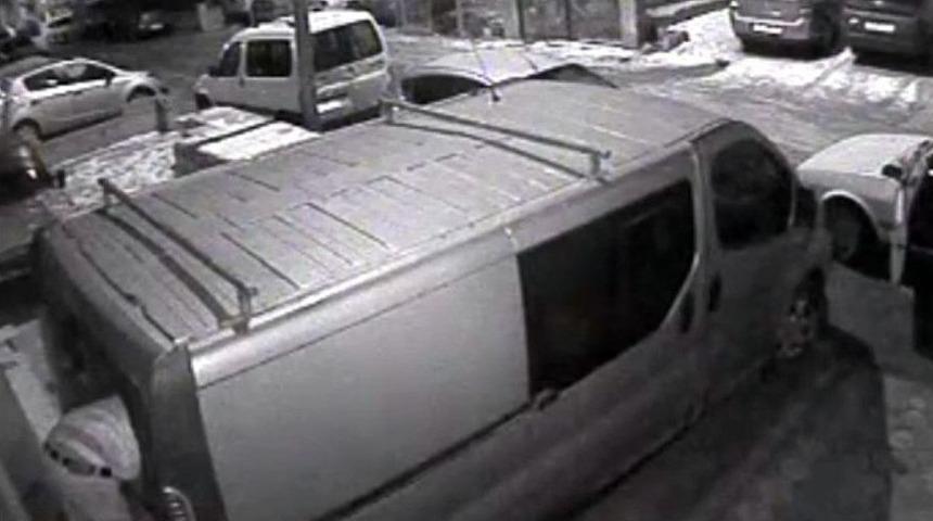 Başkent&rsquo;te Hırsızlar Bir Dakikada Minib&uuml;s&uuml; Soydular