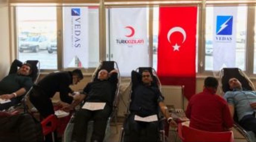Vedaş &Ccedil;alışanlarından Kan Bağışı