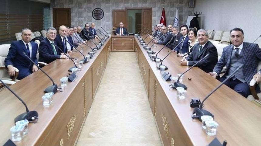 &Ccedil;i&ccedil;eği Burnunda Genel M&uuml;d&uuml;re Hemşehri Desteği