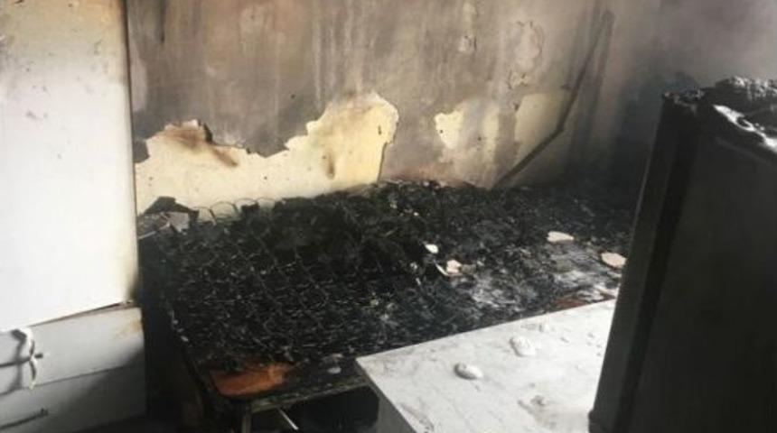 Isparta&rsquo;da &Ouml;ğrenci Apartında T&uuml;p Patladı, 1 &Ouml;ğrenci Ağır Yaralandı