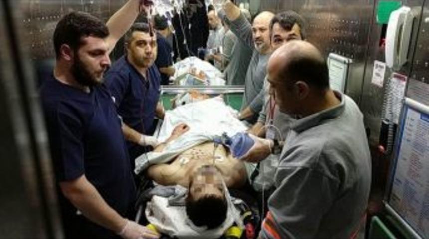 Samsun&rsquo;da Bı&ccedil;aklı Saldırıya Uğrayan Gen&ccedil; Ağır Yaralandı