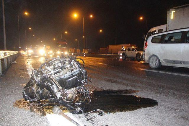 Otoyolda Ters Yöne Giden Otomobil Kamyonla Çarpıştı: 1 Yaralı