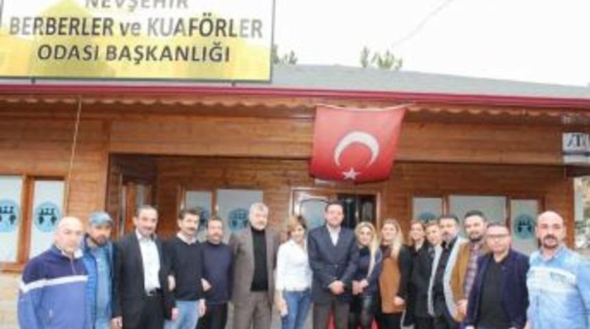 Milletvekili Gizligider, Berberler Ve Kuaf&ouml;rler Odasını Ziyaret Etti