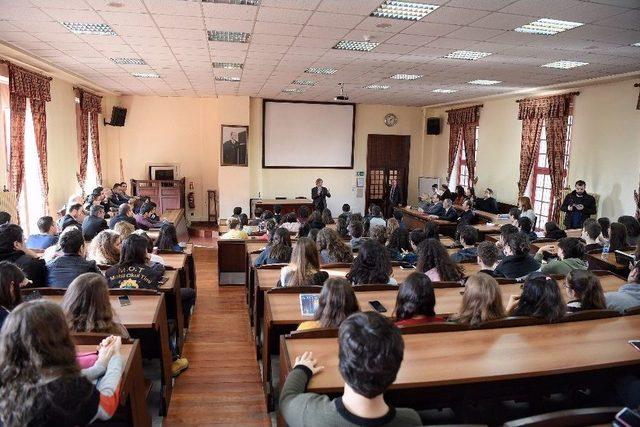 Başkan Demircan Galatasaray Lisesi Öğrencileriyle Buluştu