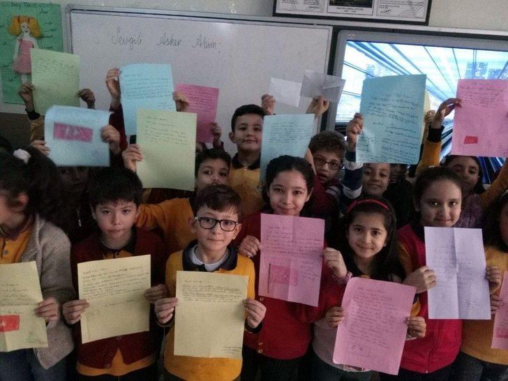 Minik Öğrenciler Askerleri Sevindirdi G1