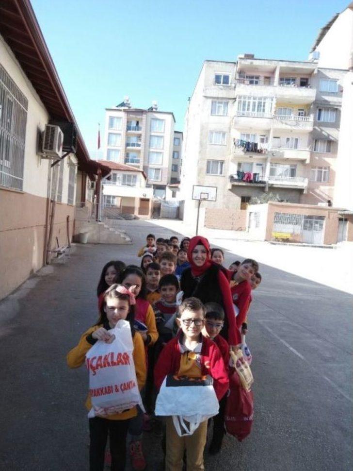 Minik Öğrenciler Askerleri Sevindirdi G4