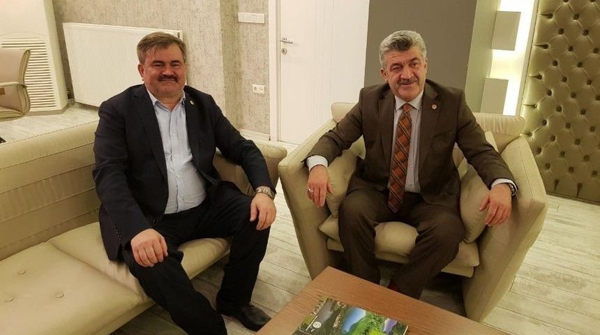 &Ccedil;aturoğlu, Yığılca Belediye Başkanı Yiğit&rsquo;i Ziyaret Etti