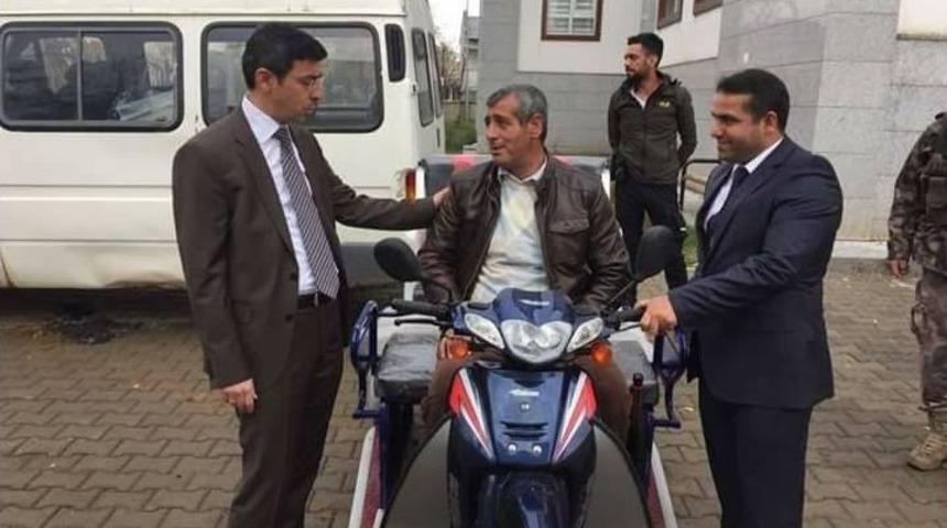 Kaymakam Kırlı&rsquo;dan Engelli Vatandaşa Motorlu Ara&ccedil;