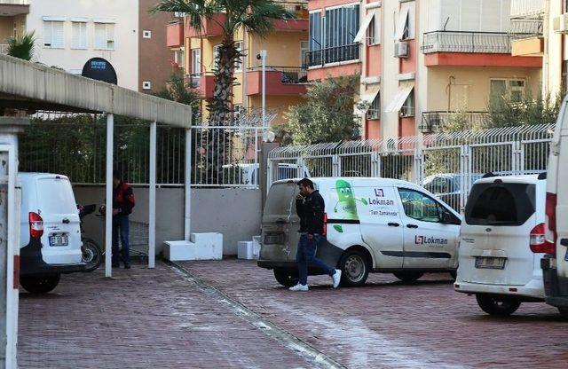 Piyango Talihlisi Olduğu İddia Edilen Kurye, İşyerinde Çöp Boşaltırken Kameralara Takıldı