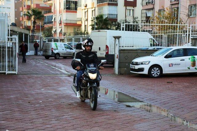 Piyango Talihlisi Olduğu İddia Edilen Kurye, İşyerinde Çöp Boşaltırken Kameralara Takıldı