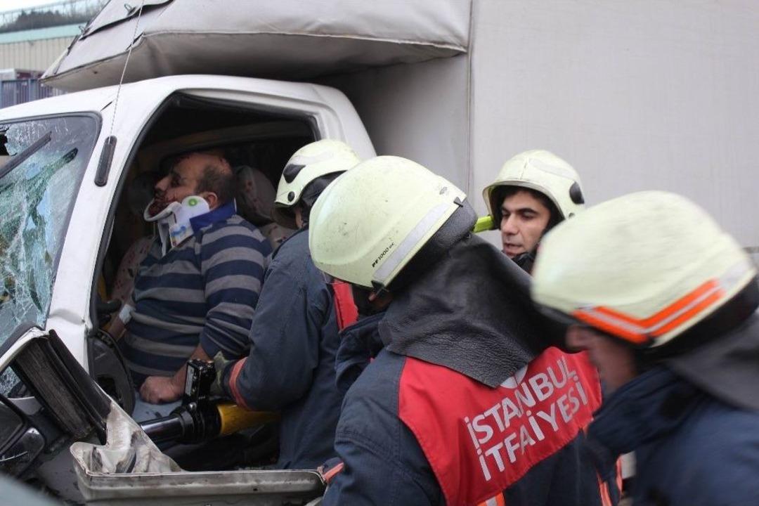 Sarıyer&rsquo;de Sıkışmalı Kaza, Can Pazarı Yaşandı