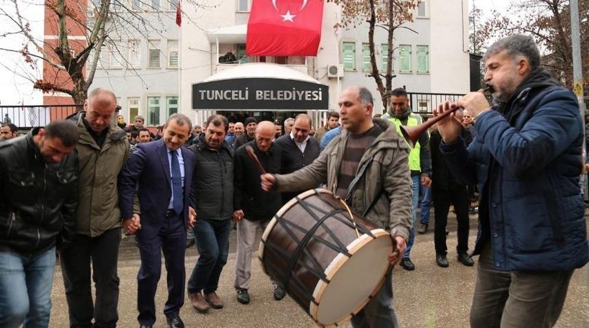 Tunceli&rsquo;de Davullu Zurnalı "kadro" Kutlaması