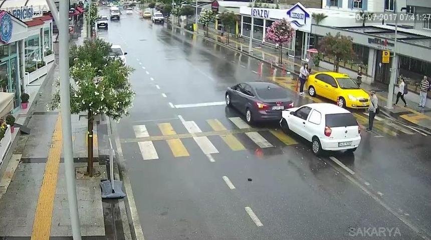 Sakarya&rsquo;daki Kazalar Mobese Kamerasında