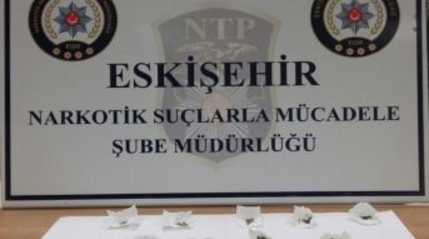 Sokakta Uyuşturucu Satan 3 Kişi Yakalandı