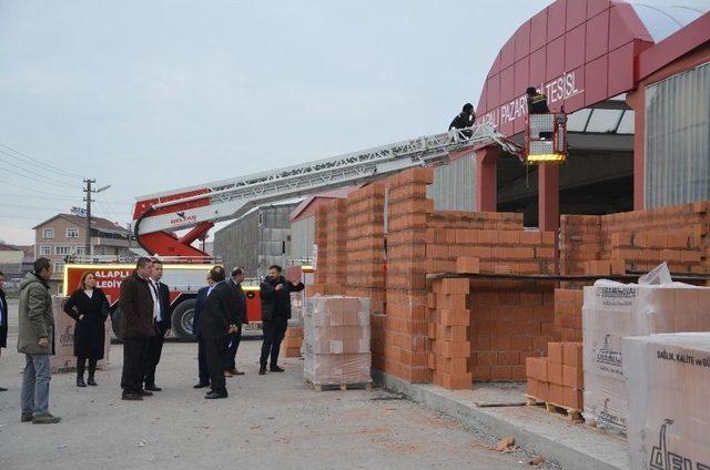 Başkan Tekin, Meclis Üyelerine Pazar Yerini Gezdirdi