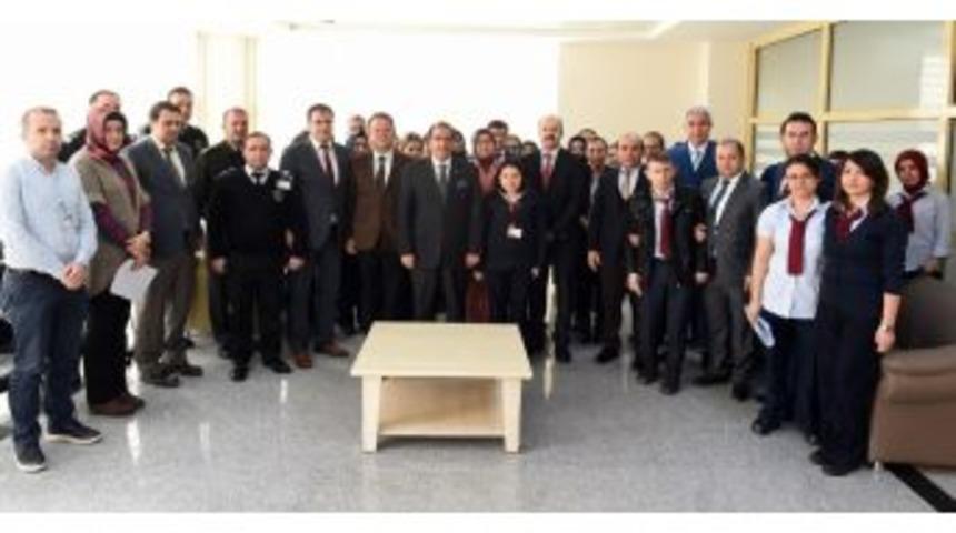 Uşak&rsquo;ta 2 Binin &Uuml;zerinde &Ccedil;alışan Kadroya Ge&ccedil;ecek