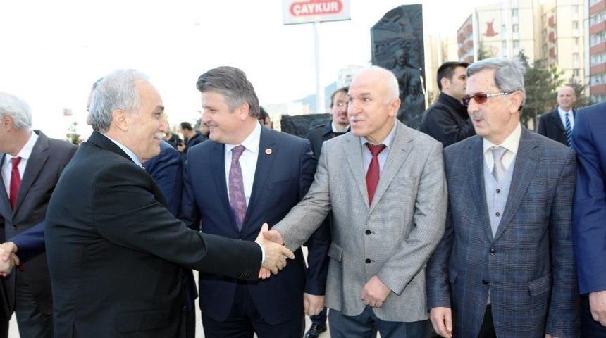 Bakan Fakıbaba: &ldquo;2 Bin Dekar Olan Organik &Ccedil;ay Tarım Havzası Bu Yıl 40 Bin Dekara &Ccedil;ıkarılacak"