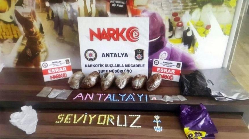 Antalya&rsquo;da Uyuşturucu Baskını: 8 G&ouml;zaltı
