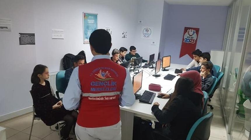 &Ccedil;orlulu Gen&ccedil;ler Milli Yazılıma Hazırlanıyor