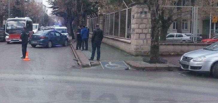 Eskişehir’de Trafik Kazası; 2 Yaralı