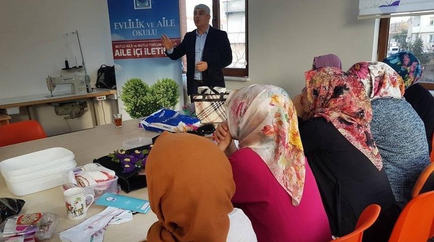 Yıl-mek&rsquo;te Aile İ&ccedil;i İletişimin &Ouml;nemi Anlatılıyor