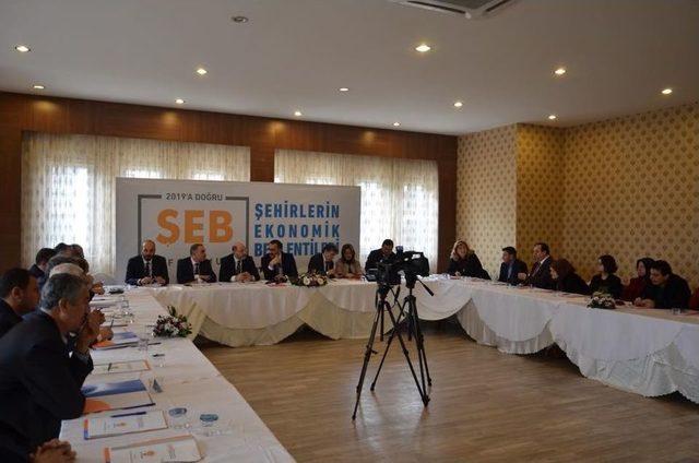 Kütahya’da ’şehirlerin Ekonomik Beklentileri’ Forumu