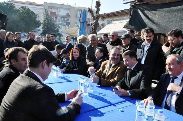 Bakan Gül, İzmirlilerle Buluştu