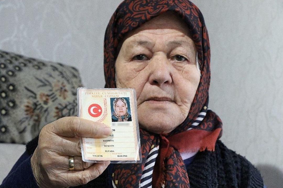 Kimliğinde Ay Ve G&uuml;n Yazmıyor