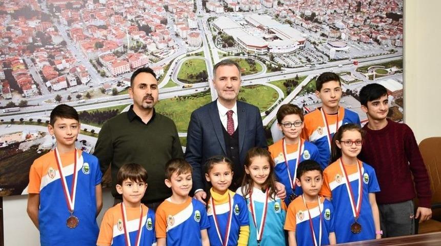 Taban Şampiyon Dağcıları Ödüllendirdi