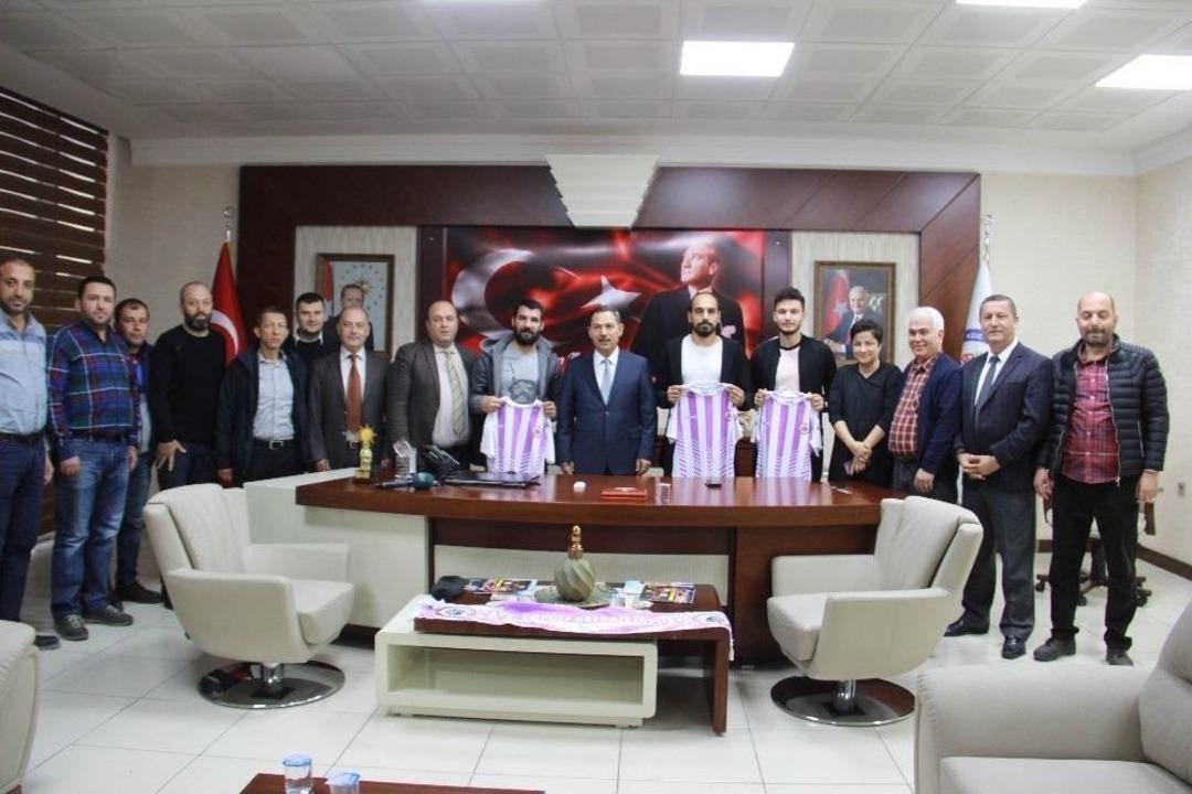 Engin Baytar, Amat&ouml;r Lig Takımına İmzayı Attı